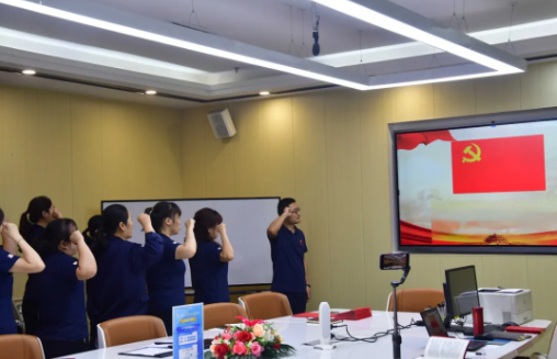憶初心，守黨紀(jì)，趕考路上勇毅行